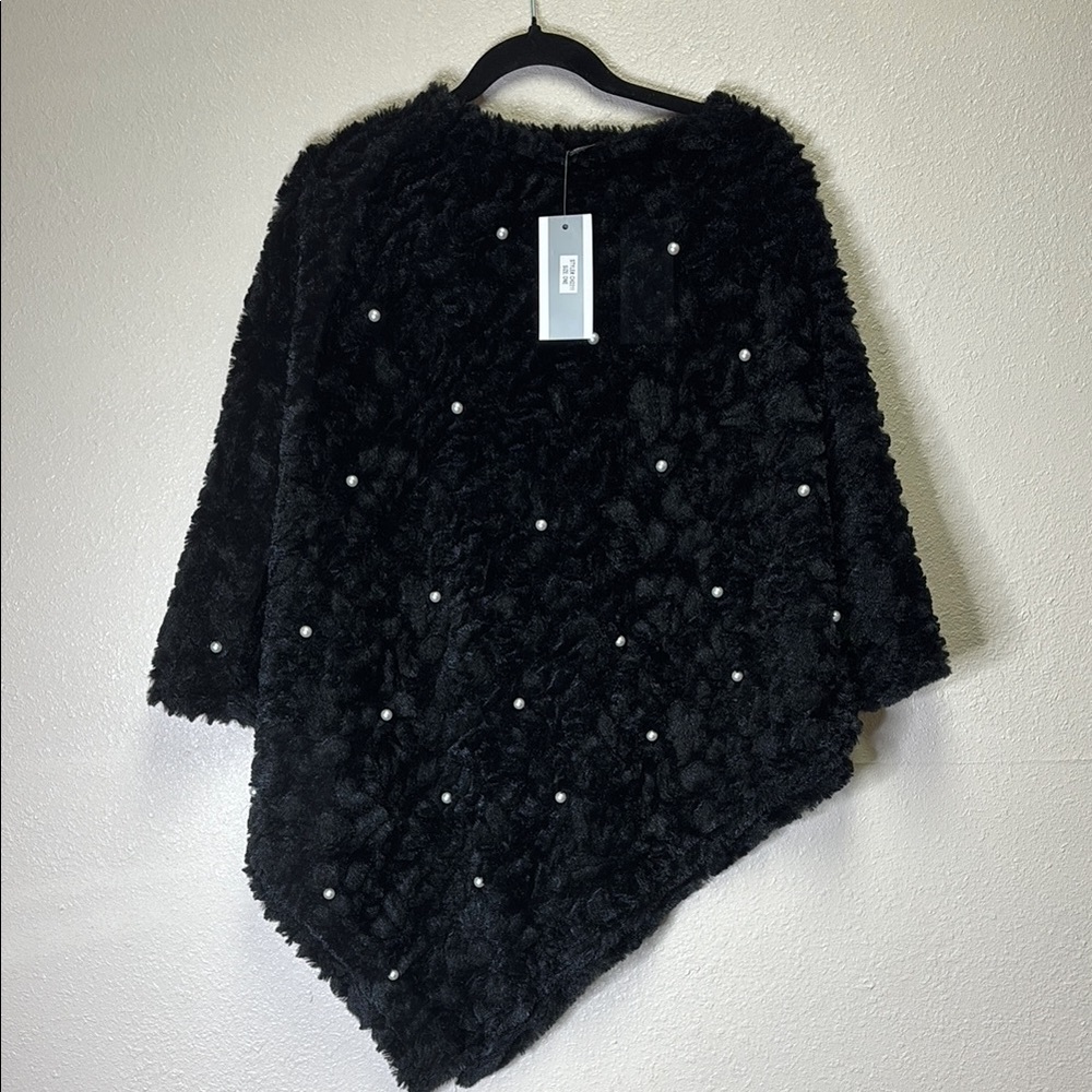 Woman’s black faux fur poncho with pearls NWT